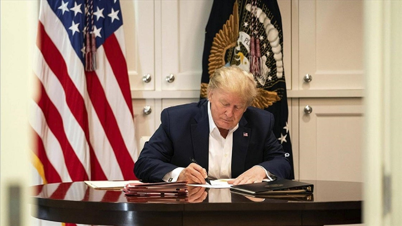 trumptan-olay-karar-egitim-bakanligini-kapatti-NGxQPx7r.png