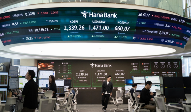 Asya borsaları tarihi çöküşün akabinde nefes aldı: Ticaret tansiyonu sürüyor