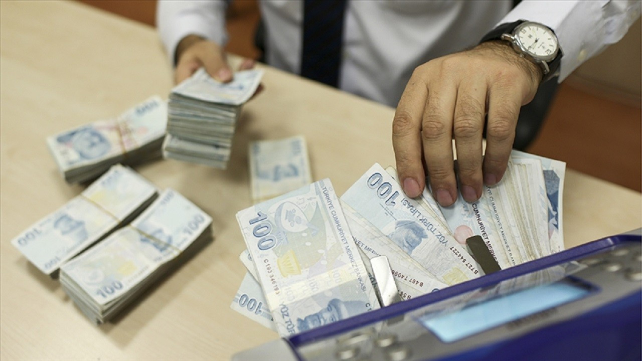 disk-ar-hesapladi-yilin-birinci-uc-ayinda-emekliler-ve-emekciler-maaslarinda-ne-kadar-kayip-yasadi-D5mHpmSz.jpg