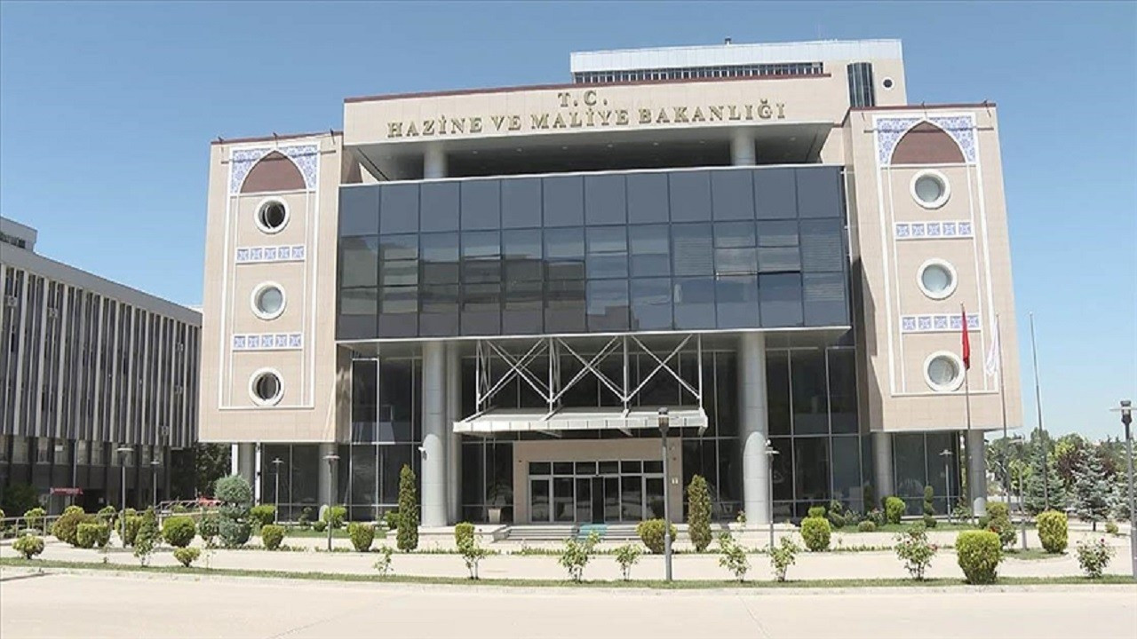 hazine-ve-maliye-bakanligi-221-milyar-tllik-kira-sertifikasi-ihrac-etti-5RZuriql.jpg