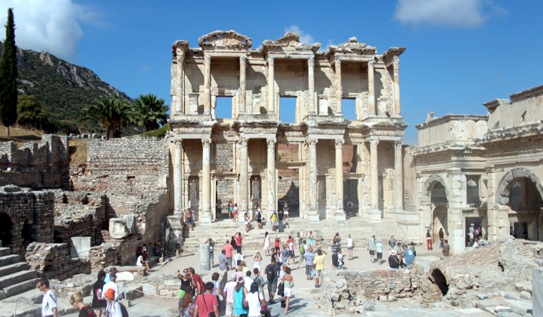 Prof. Dr. Orhan İçöz: “Türkiye turizmde Avrupa’nın alternatifi olabilir”