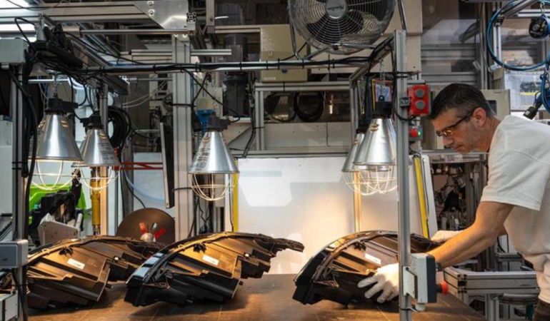 Stellantis ve Valeo Avrupa’nın yine üretilen birinci LED farını tanıttı