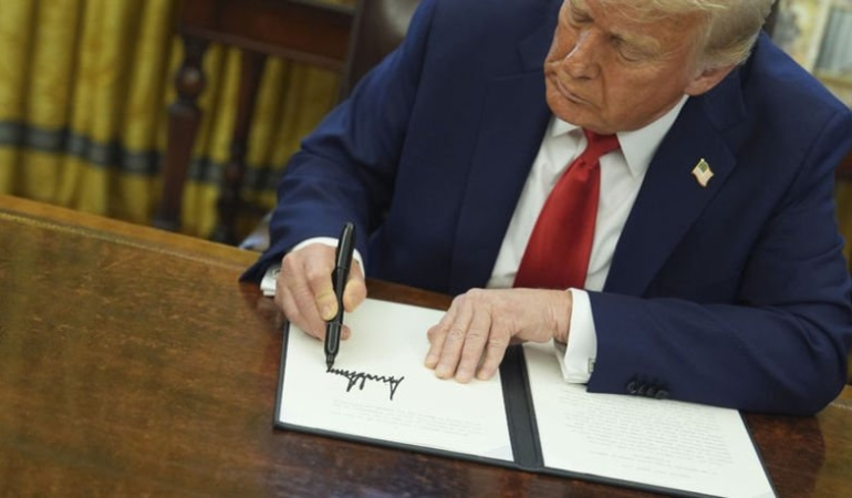 Trump, kömür üretimine yönelik kararnameyi imzaladı