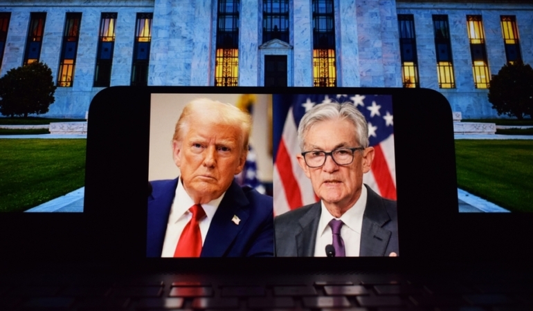 Trump’tan yeni Fed eleştirisi: Faiz oranlarını benden az biliyor
