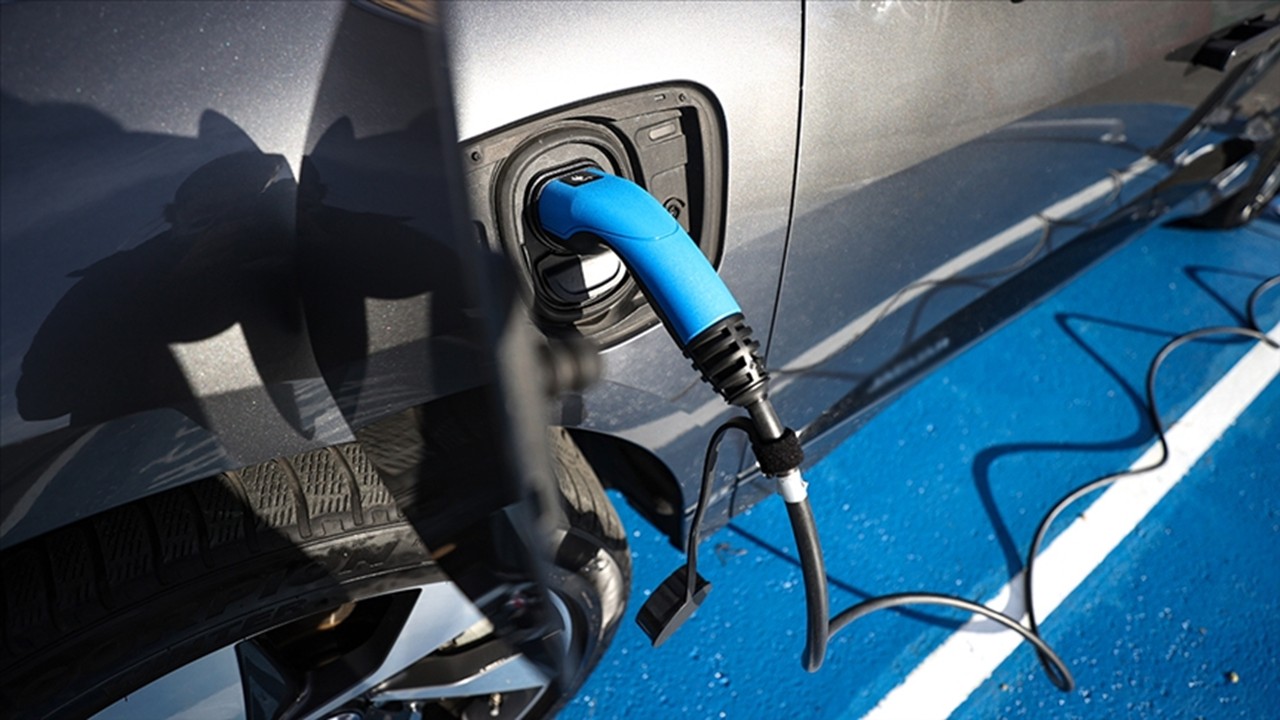 abdde-elektrikli-arac-tesviki-icin-yolun-sonu-gozuktu-yeni-yasa-teklifi-mecliste-6NPYPpQx.png