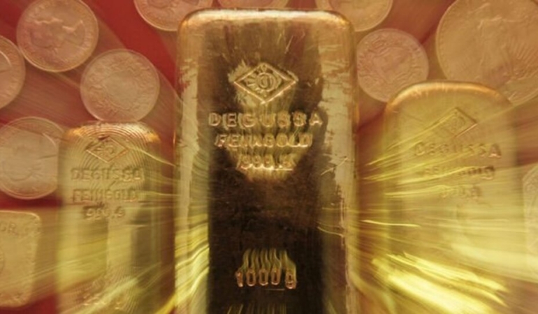 Altın ABD verisi öncesi düşüşte