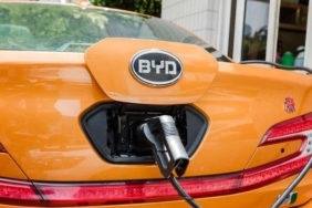avrupada-bir-ilk-byd-elektrikli-arac-satislarinda-teslayi-geride-birakti-BNrwFBja.jpg