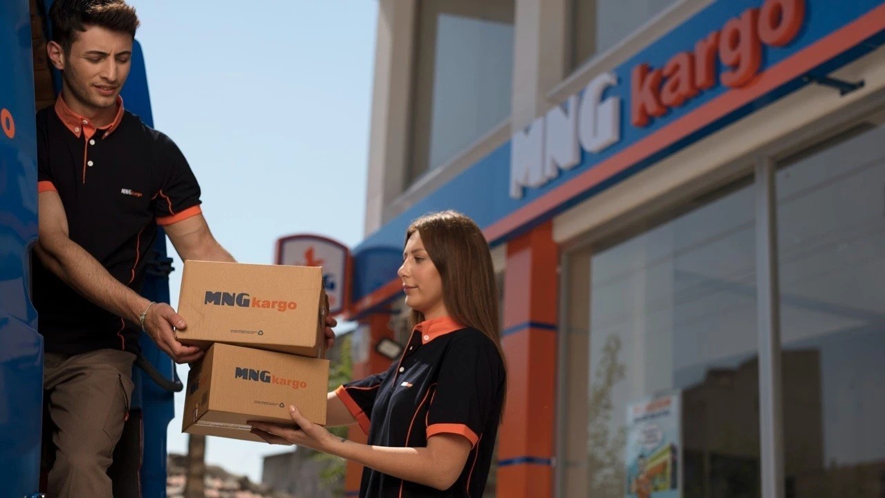 bir-devir-sona-erdi-mng-kargo-artik-dhl-ecommerce-ismiyle-faaliyet-gosterecek-nA2OqNxS.jpg