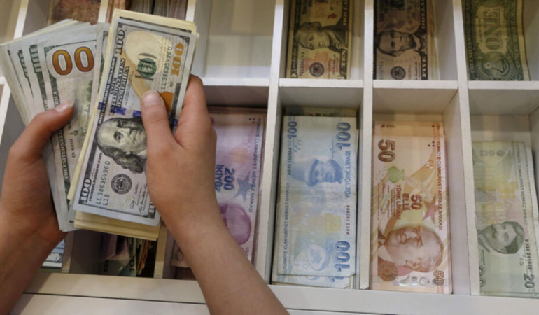 Döviz mevduatları geriledi