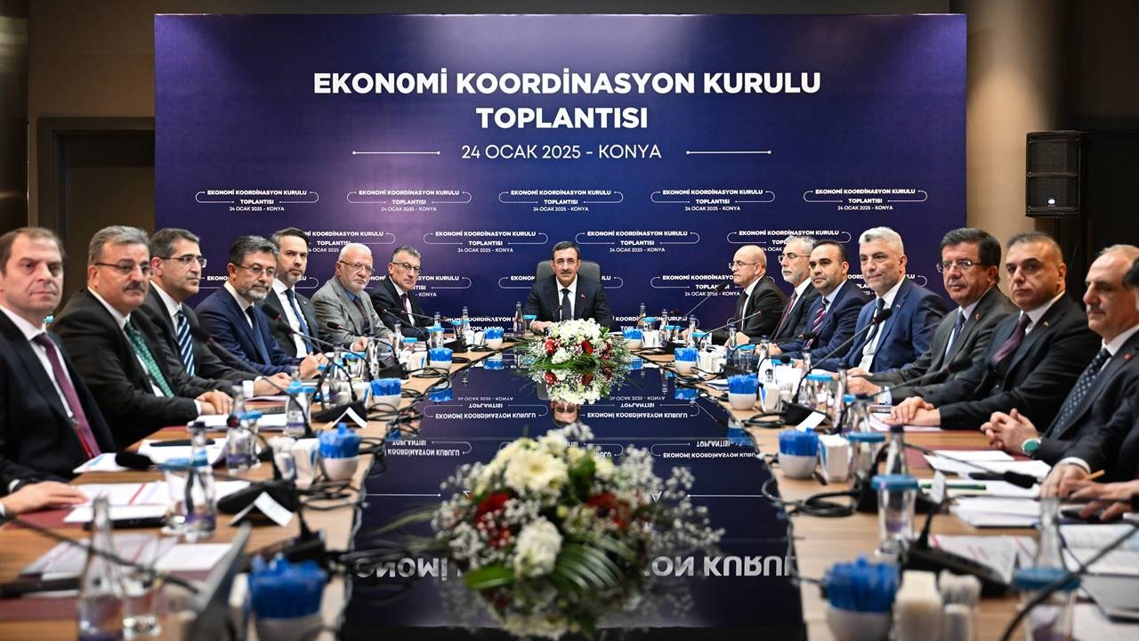 ekkdan-kritik-bildiriler-rekabet-gucu-artirilacak-dis-ticaret-stratejisi-tekrar-sekillenecek-KYdFHMZj.jpg