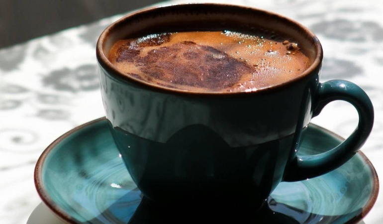 Kahve seveler dikkat! Kendinizi berbat hissetmenizin nedeni olabilir: 3 vitaminin katili çıktı