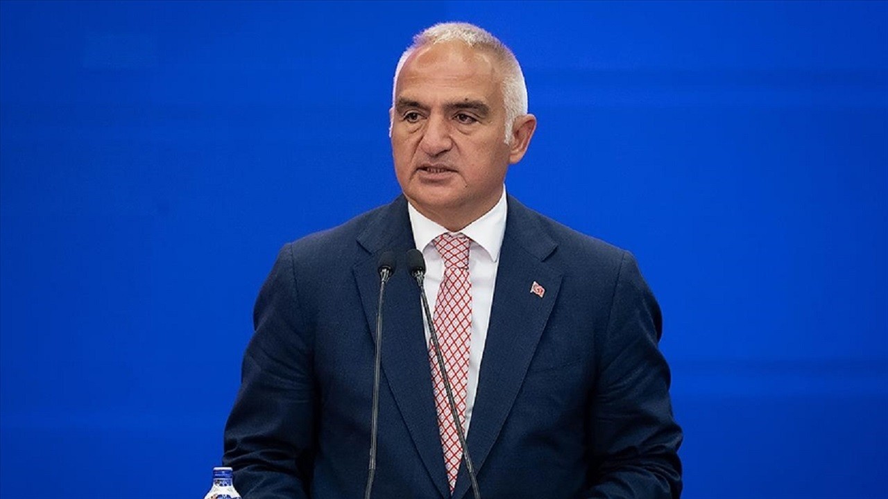 kultur-ve-turizm-bakani-mehmet-nuri-ersoy-acikladi-bu-sene-turizmde-64-milyar-dolar-dzzGz3TG.jpg