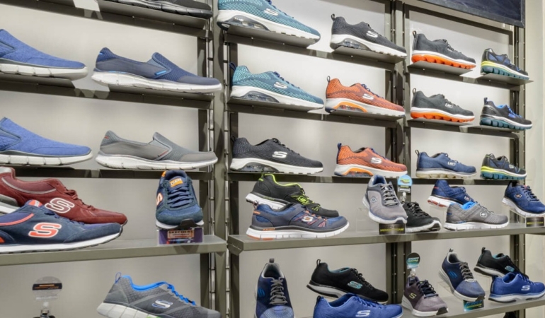 Nike ve Adidas’a rakipti: Ünlü spor ayakkabı firması Skechers 9.4 milyar dolara satıldı