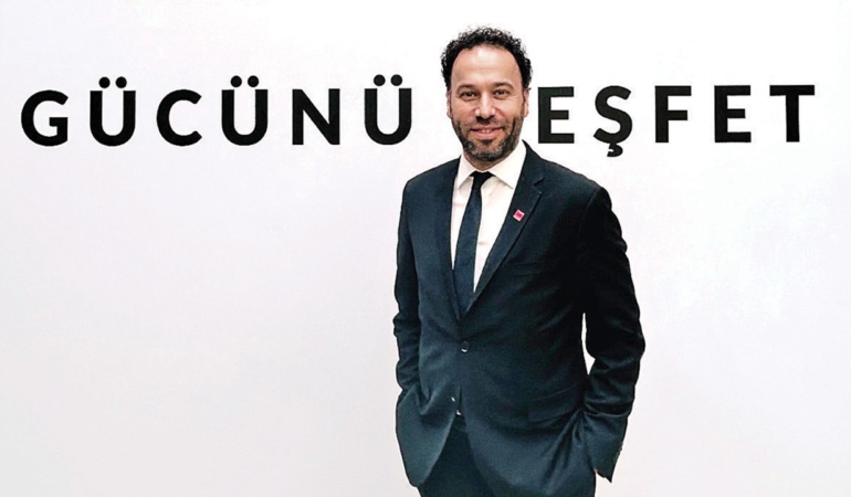 ‘Öncelik gezegen’ dedi ticari telaşa gözlerini kapadı