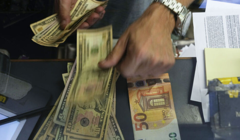 Özel bölümün yurt dışından sağladığı kredi borcu 5,5 yılın tepesinde