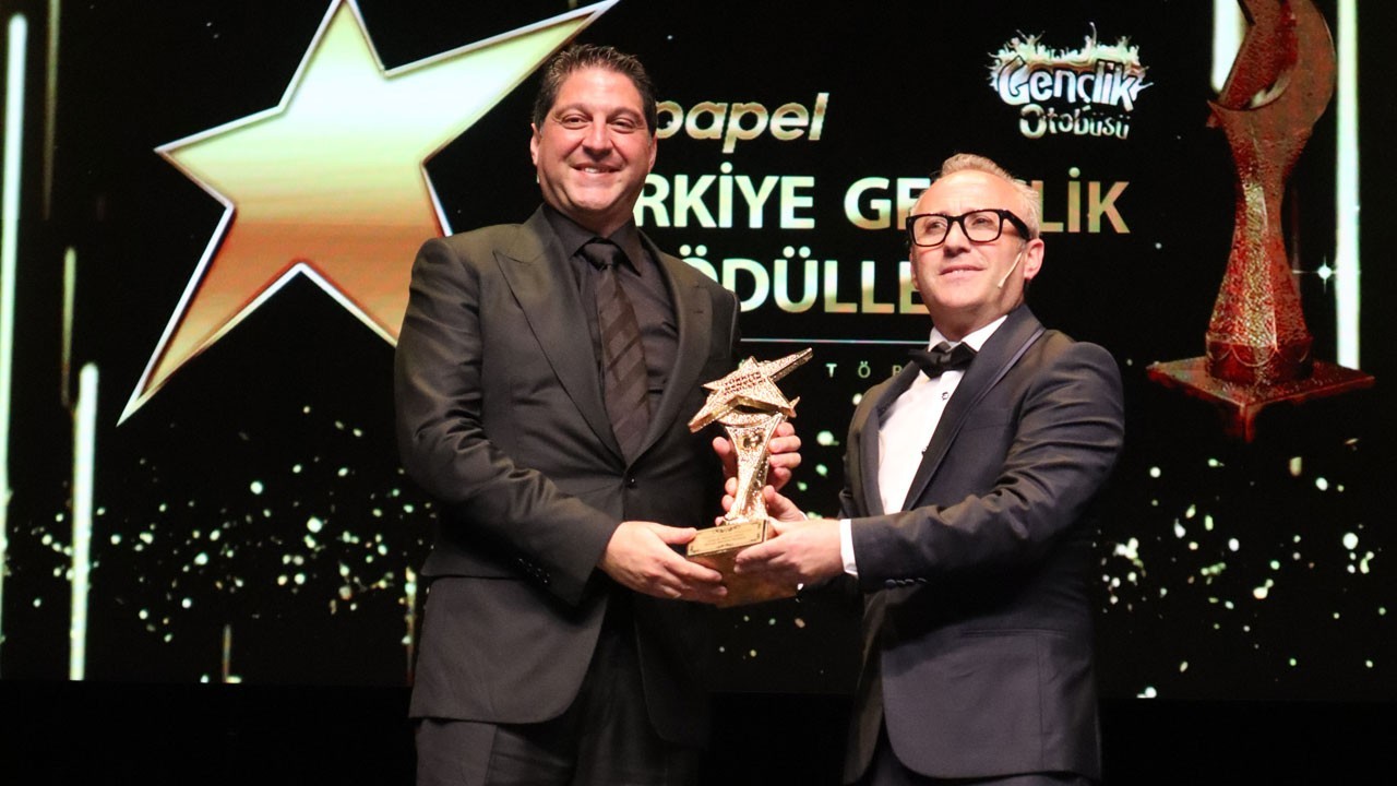papele-turkiye-genclik-odullerinde-genclik-itibar-odulu-uLwdcUle.jpg