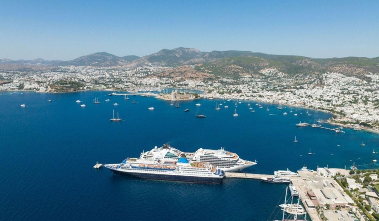 Bakan Ersoy duyurdu: Türkiye, dünya turizminde 4. sıraya yükseldi