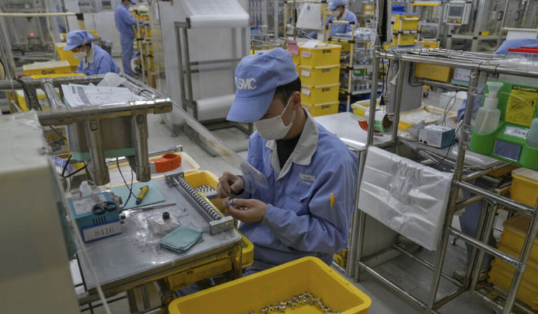 Çin’de imalat dalı aktivitesi daralma seyrini sürdürdü