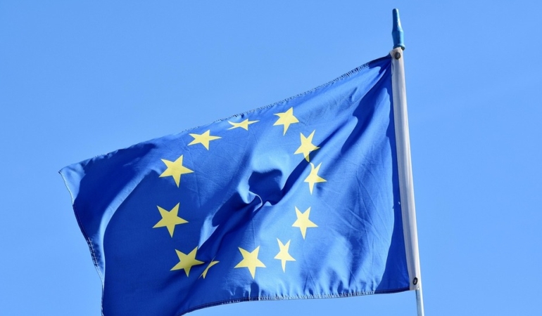 Euro Bölgesi özel kesimi sakinliğe yakın