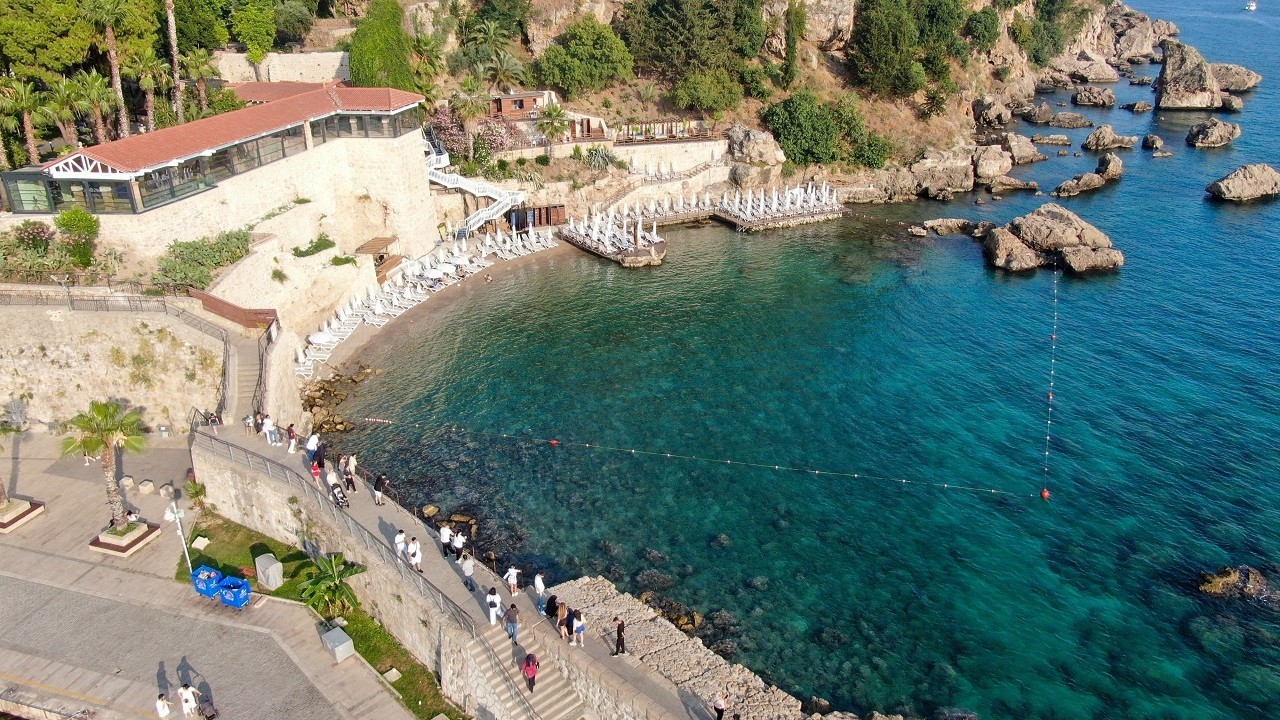 mermerli-plaji-tartismasi-suruyor-antalya-valiliginden-aciklama-geldi-M7gDTJ6N.jpg
