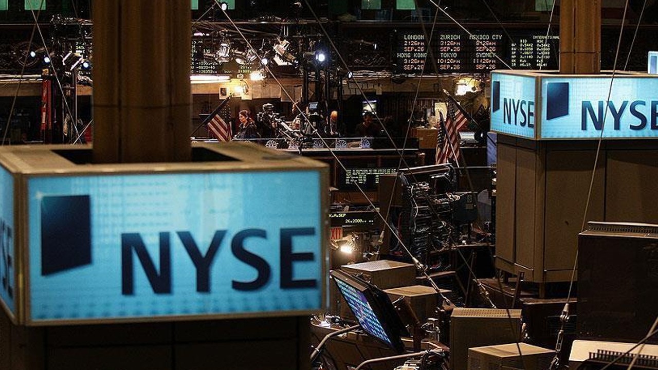 new-york-borsasi-gune-karisik-seyirle-basladi-WvSxkuWP.jpg