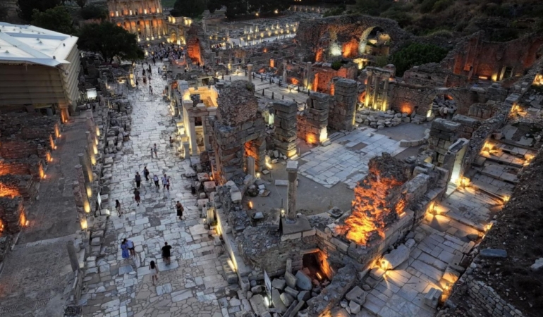 Nisan ayında turizmde yeni rekor: Yabancı ziyaretçi ve doluluk oranı arttı