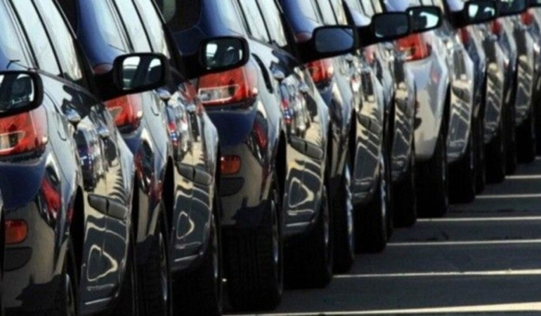 Otomotiv satışları aylık 100 bin üzerindeki seyrini koruyor