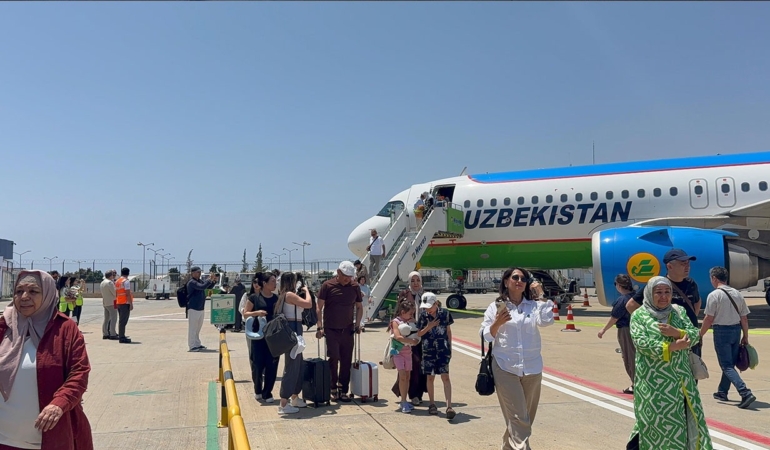 Özbekistan’dan Gazipaşa-Alanya Havalimanı’na birinci direkt uçuş gerçekleşti