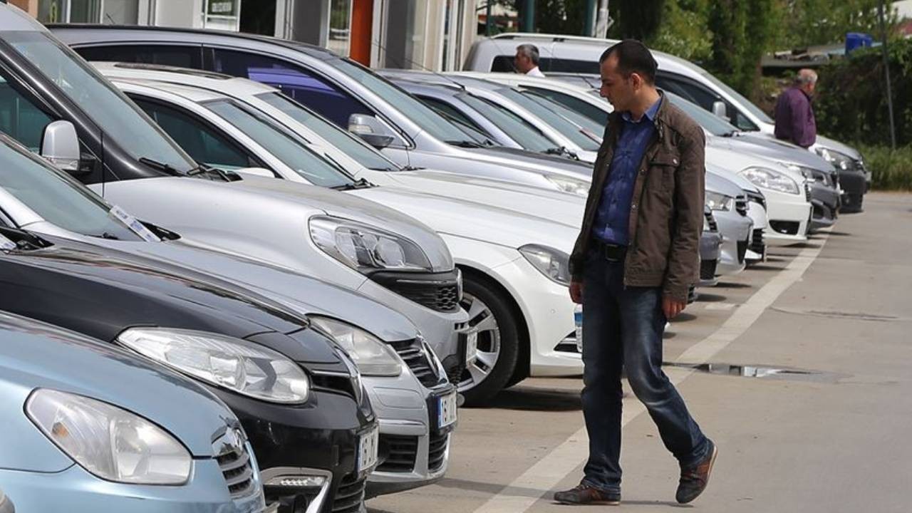 sahibindencom-araba-gercek-fiyatlarindaki-yillik-negatif-degisim-suruyor-RBuaYRLa.jpg