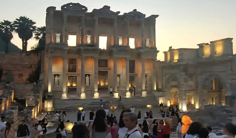 Tatilcilerin bayram tercihi kültürel seyahat oldu