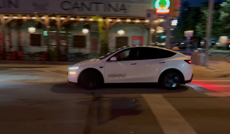 Tesla’nın şoförsüz taksileri Teksas’ta yola çıktı!