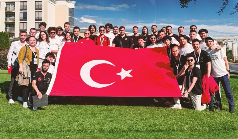 Türk ekipleri ABD’deki model uydu müsabakasına damga vurdu