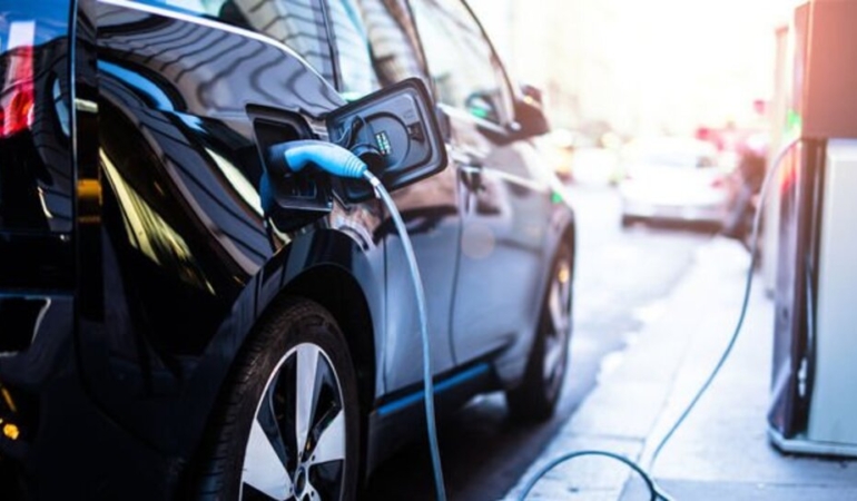 ABD’de elektrikli araç vergi indirimleri için yolun sonu