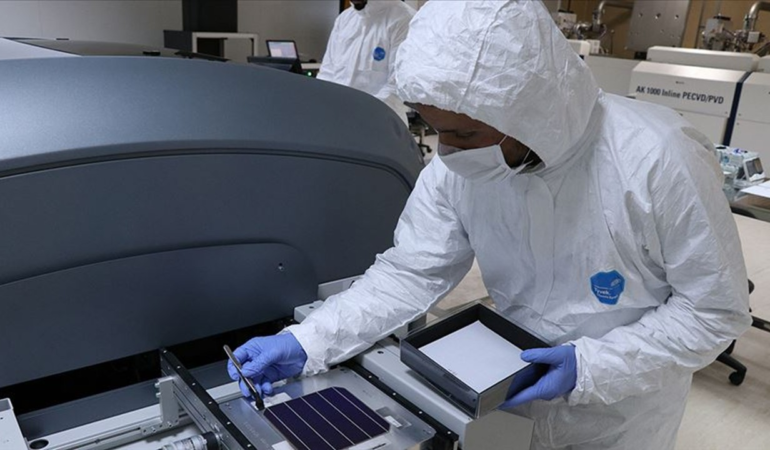 ASML, net kâr ve satışta iddiaları aştı