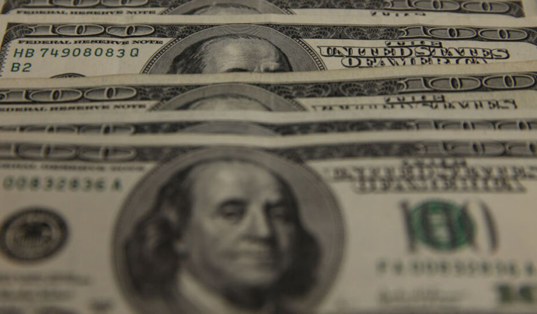 Döviz mevduatları 2 haftada 3,3 milyar dolar arttı