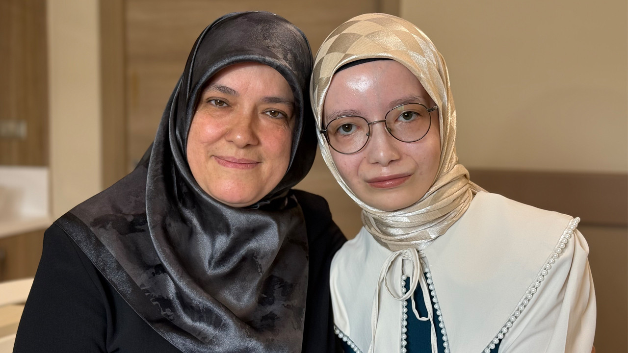 ender-gorulen-hastalikla-dogdu-23-yil-sonra-birinci-defa-gulumsedi-payQOnWA.jpg