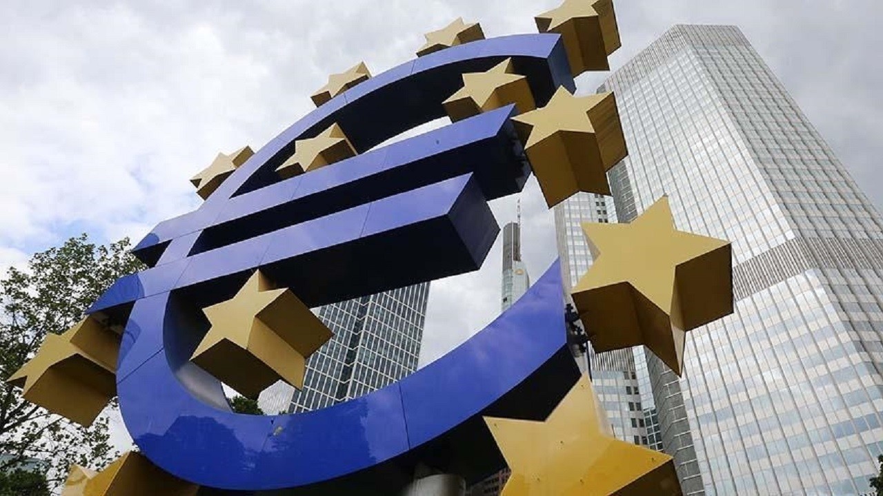 euro-bolgesi-mayista-162-milyar-euro-dis-ticaret-fazlasi-verdi-xGVFIsPs.jpg