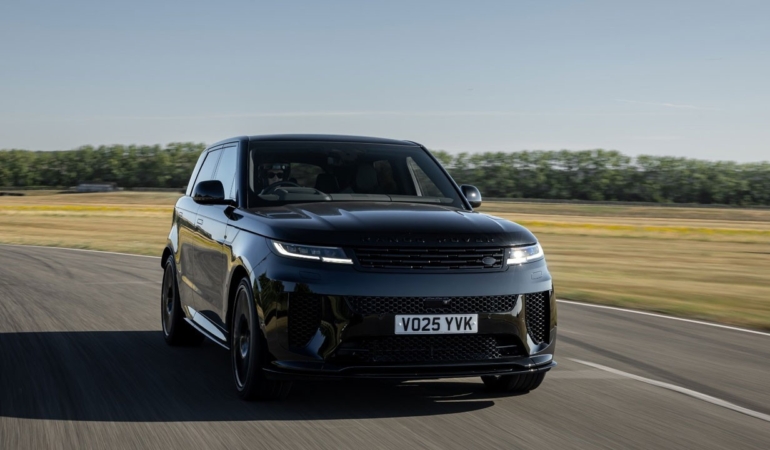 Goodwood Şenlik of Speed 2025’te Range Rover, Defender, Discovery ve Jaguar rüzgarı