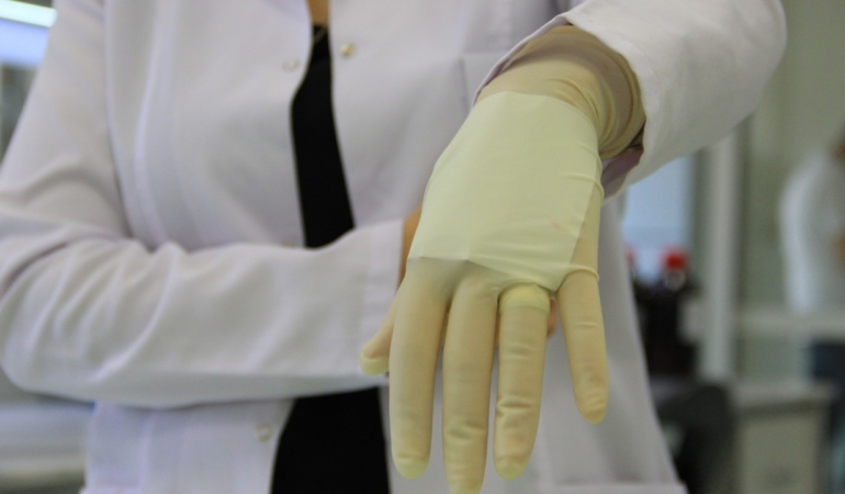Türk bilim insanları geliştirdi: Bu eldiven sıhhat alanında çığır açacak