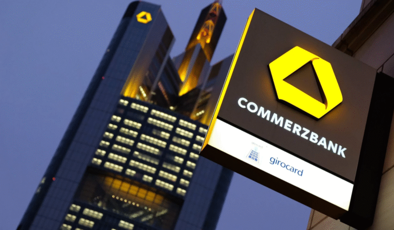 Commerzbank ikinci çeyrekte beklentileri aştı, yıl sonu amaçlarını yükseltti