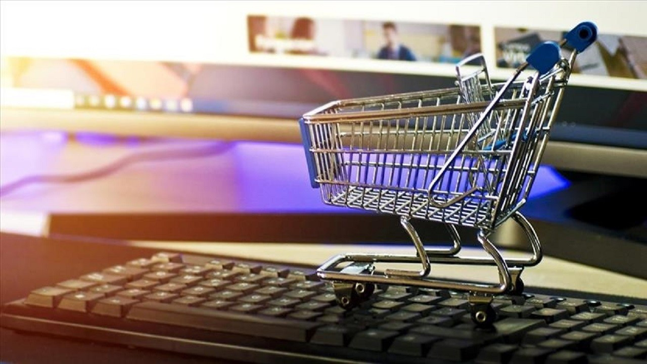 e-ticaret-vergi-kiskacinda-dijitallesmeyen-kobiler-ve-saticilar-onemli-yaptirimlarla-karsi-karsiya-uuTs4BEH.jpg