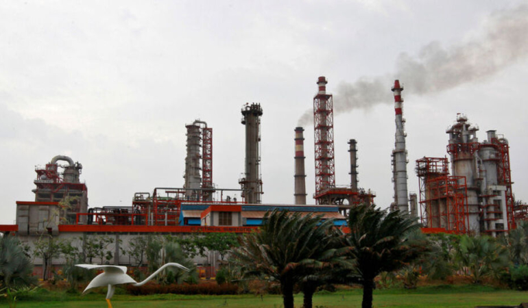 Hindistan, Trump’ın tehditlerine karşın Rusya’dan petrol ithalatını sürdürecek