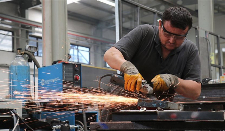 İkinci çeyrek iş gücü bilgileri aşikâr oldu: Toplam istihdam artarken endüstride düşüş görüldü