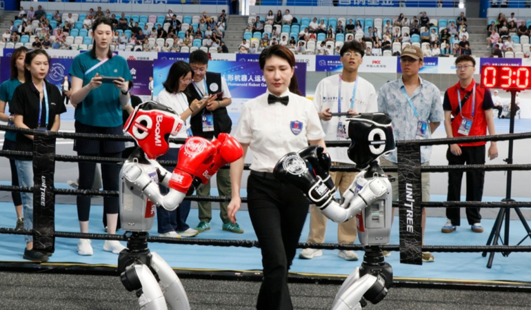 İnsansı robotlar Pekin’de yarışıyor: Atletizm, futbol, kick boks ve daha fazlası