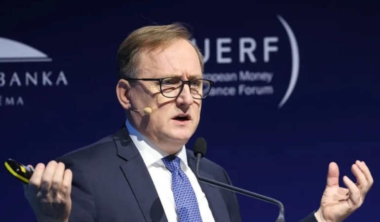 AMB/Kazaks: Şu anda faizi düşürmek için bir neden yok