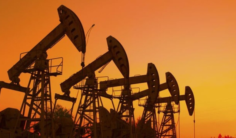 Arz fazlası beklentileri petrol fiyatlarını aşağı çekti