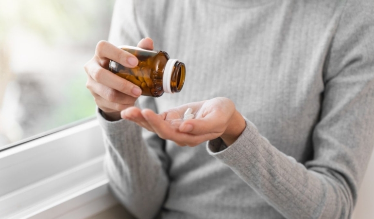 Ağrı kesici kullanan herkesi ilgilendiriyor: “Bu yaşın altı tehlikeli”