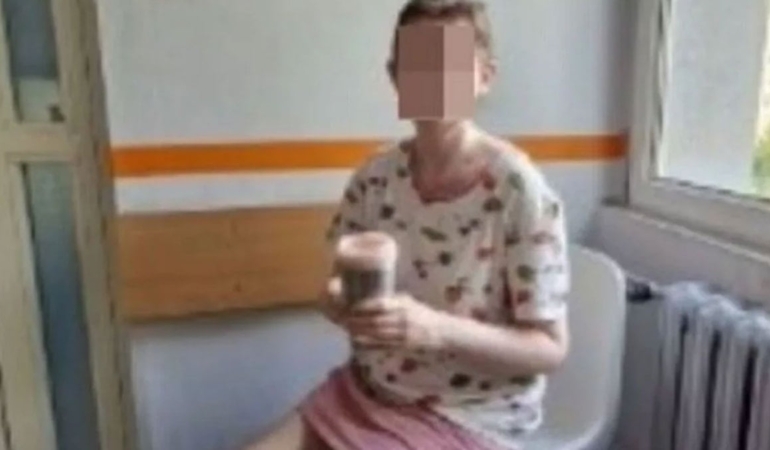 Ailesi 27 yıl boyunca bir odada hapis tuttu: Annesinin ilk sözleri kan dondurdu