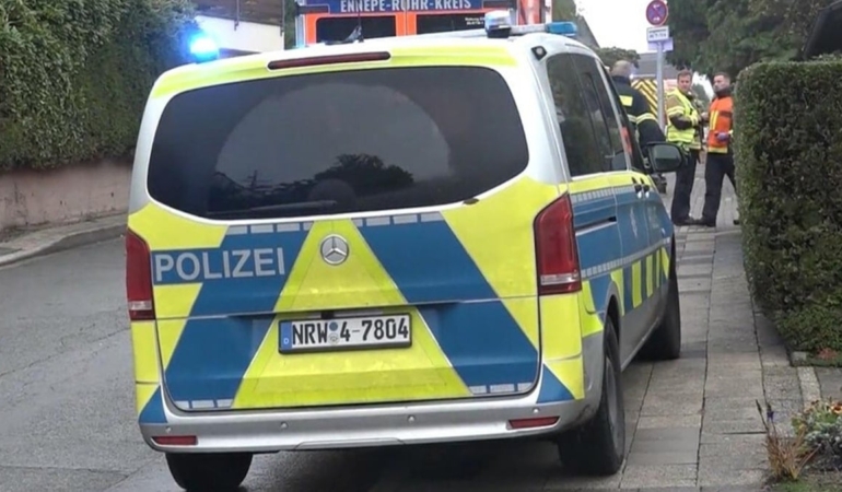 Almanya’da belediye başkanı evinde bıçaklandı