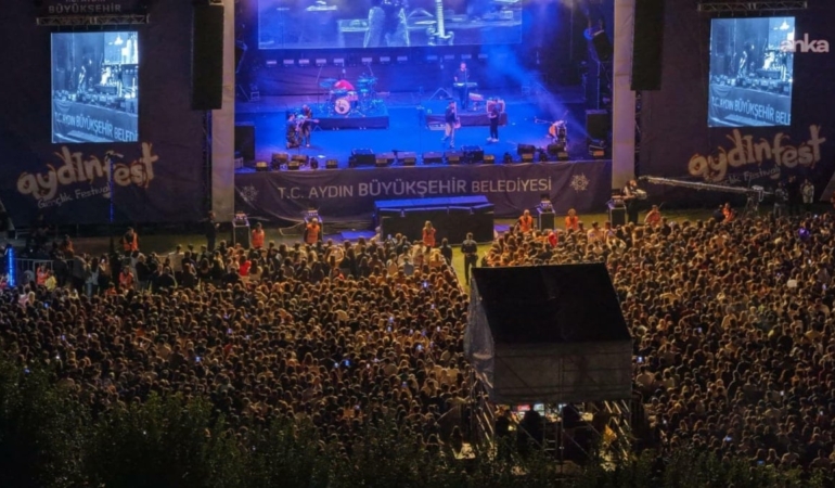 ‘Aydınfest’ renkli görüntülerle başladı